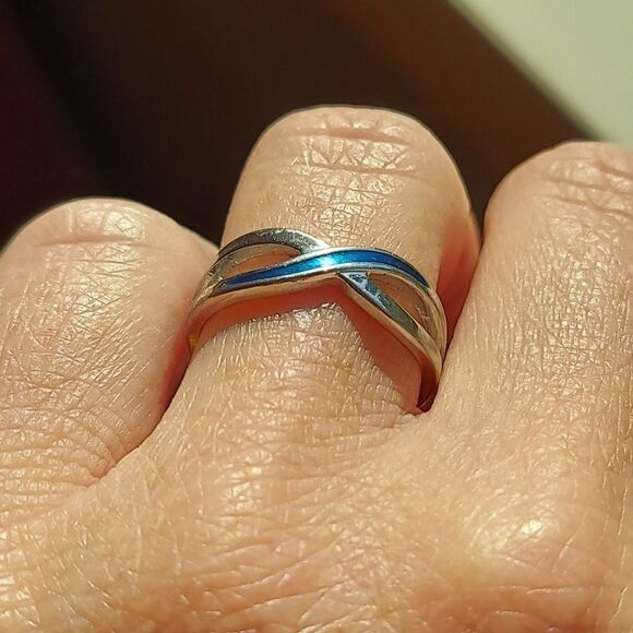 Vintage 1979 Avon Blue Enamel & Silver Tone Ring Size 5.5 - Picture 5 of 10